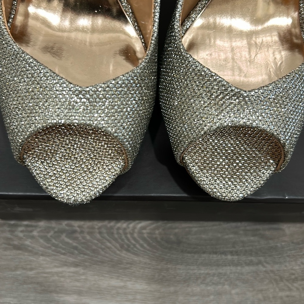 New Badgley Mischka Kassidy 11 pumps - Picture 4 of 12
